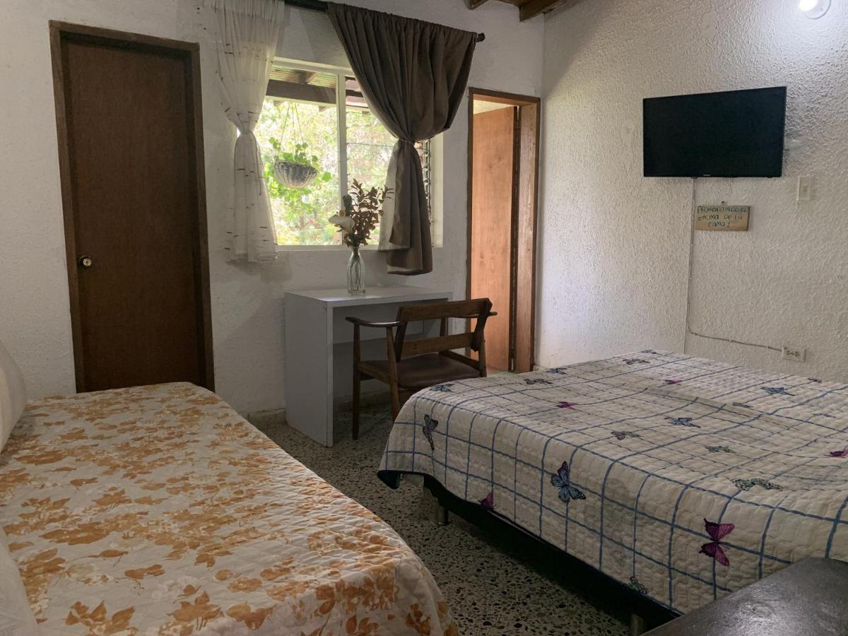 Al Bosque Hostel & Glamping サンタ・エレナ エクステリア 写真