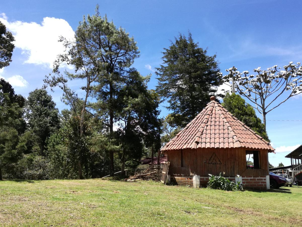Al Bosque Hostel & Glamping サンタ・エレナ エクステリア 写真
