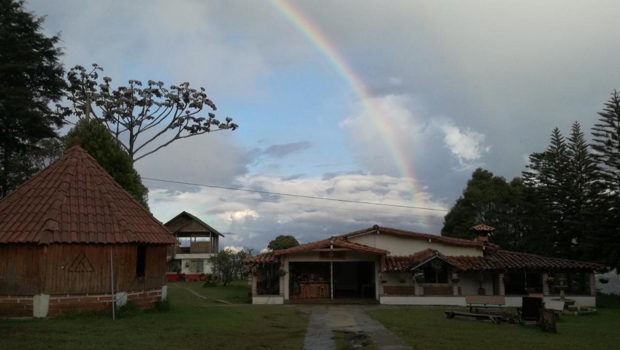 Al Bosque Hostel & Glamping サンタ・エレナ エクステリア 写真